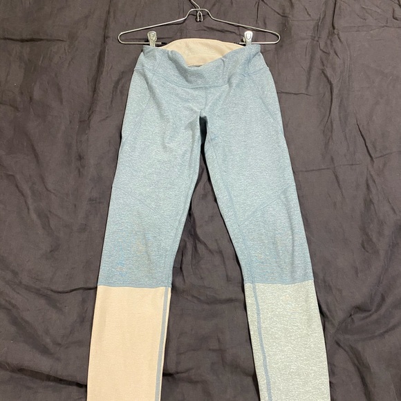 Outdoor Voices 7/8 Dipped Leggings - Rose Quartz - Picture 2 of 5